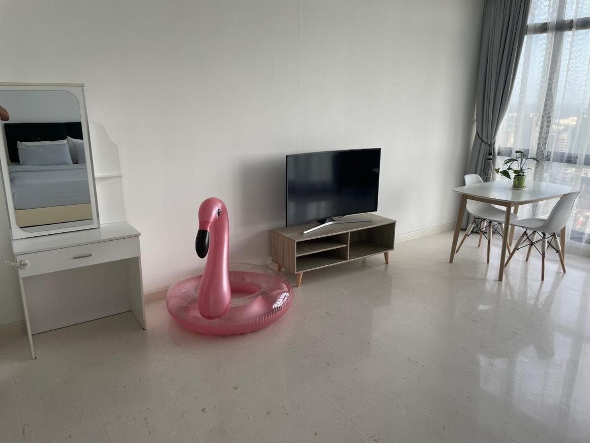 Couple Bathtub Studio @ Sky88 Apartemen Johor Bahru