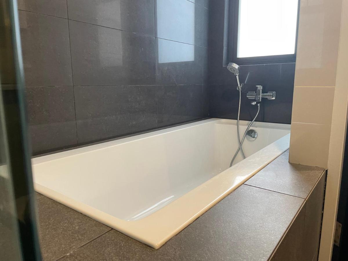 Apartemen Couple Bathtub Studio @ Sky88 Johor Bahru